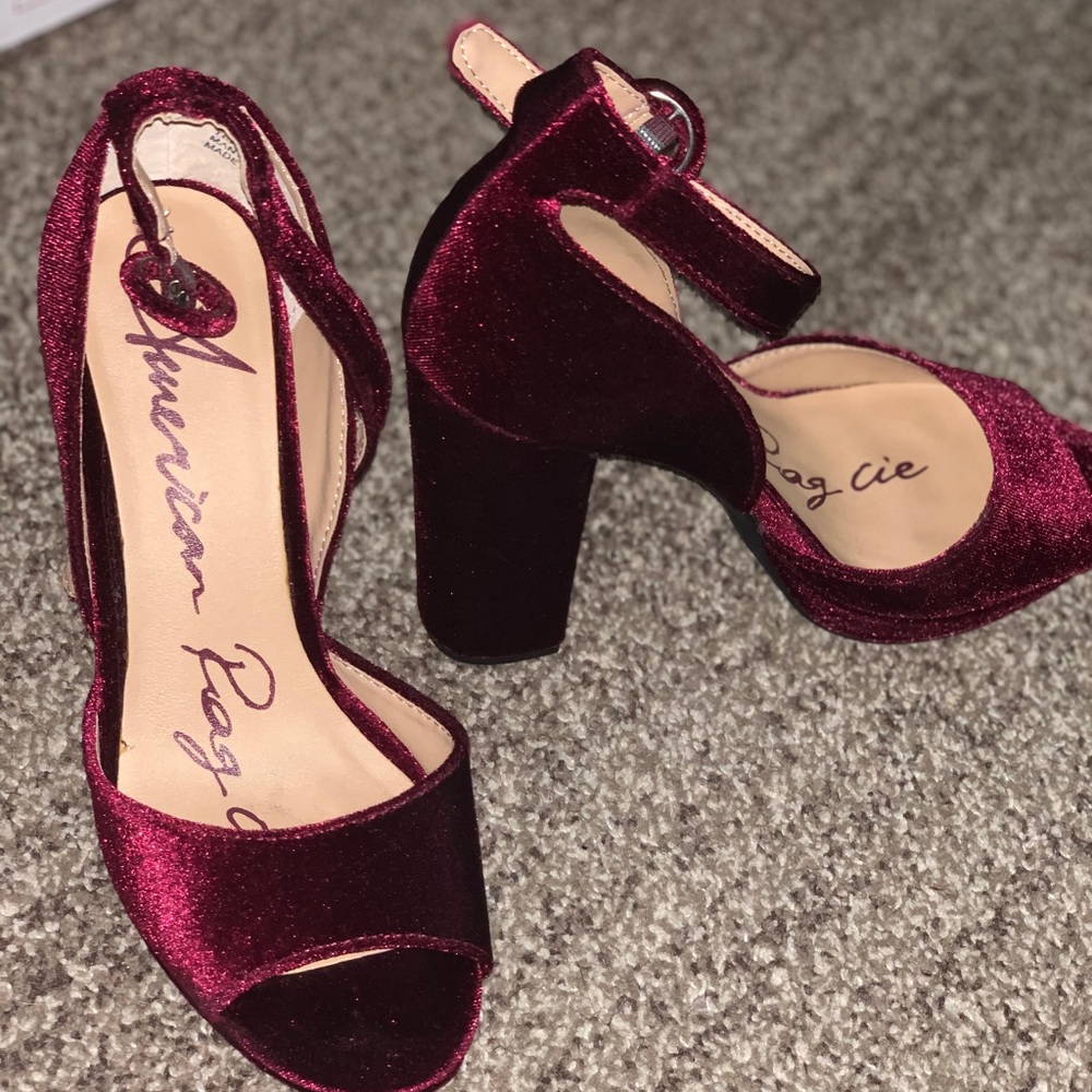 American rag heels unused burgundy
